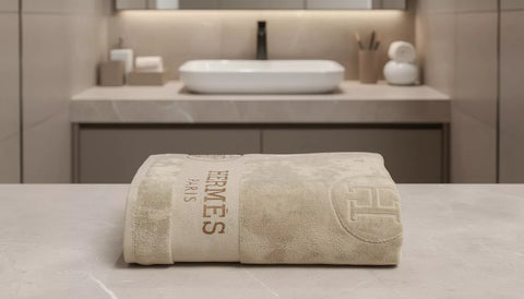 The VJ Supreme Sheared Velour H6 Towel (70×140 cm)