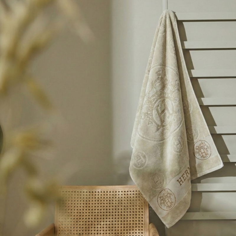 The VJ Supreme Sheared Velour H Towels (50×90 cm)