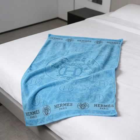 The VJ Supreme Sheared Velour H5 Towel (90×160 cm)