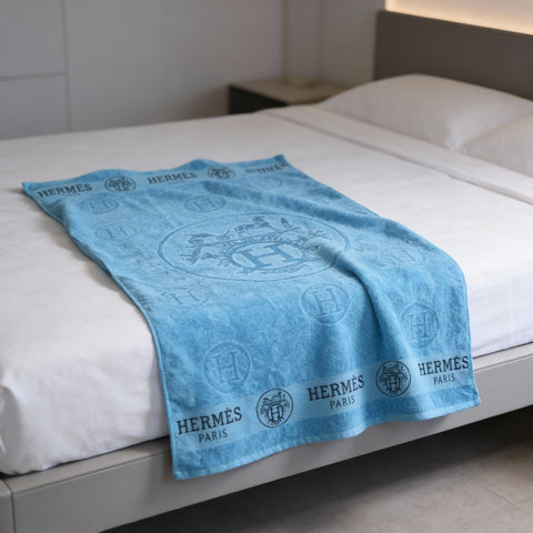 The VJ Supreme Sheared Velour H5 Towel (90×160 cm)
